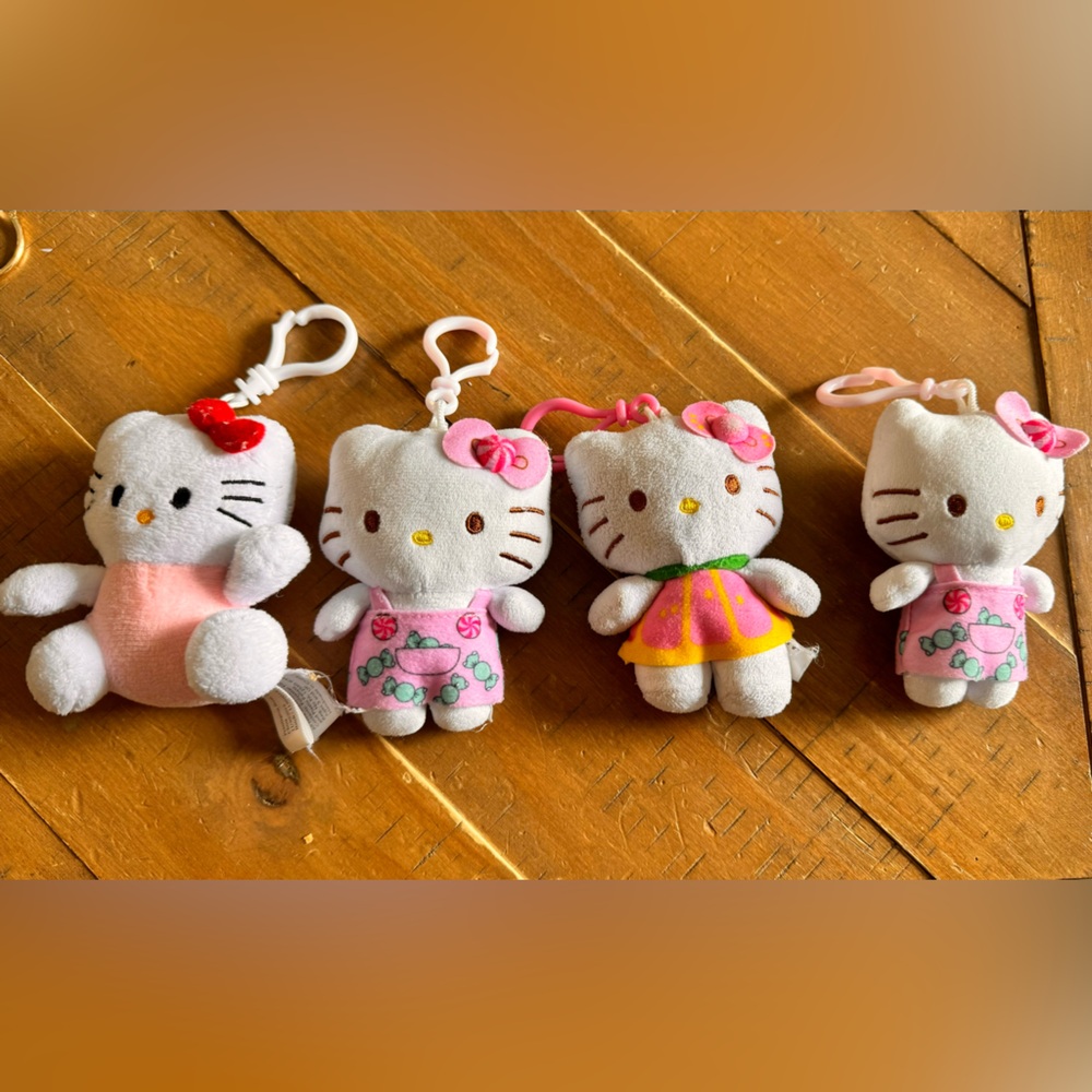 Sanrio/Pennington Hello Kitty key chain lot of 4